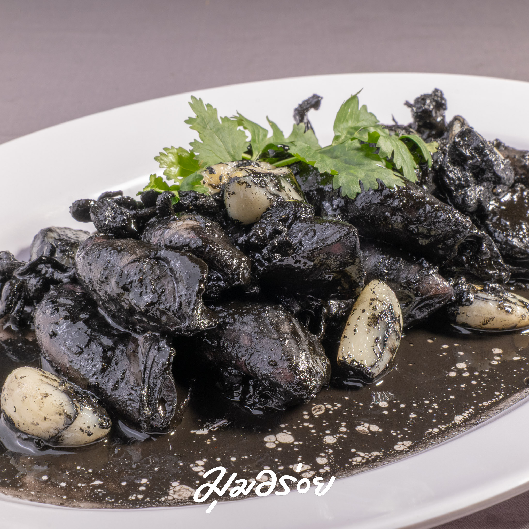 ปลาหมึกผัดน้ำดำ